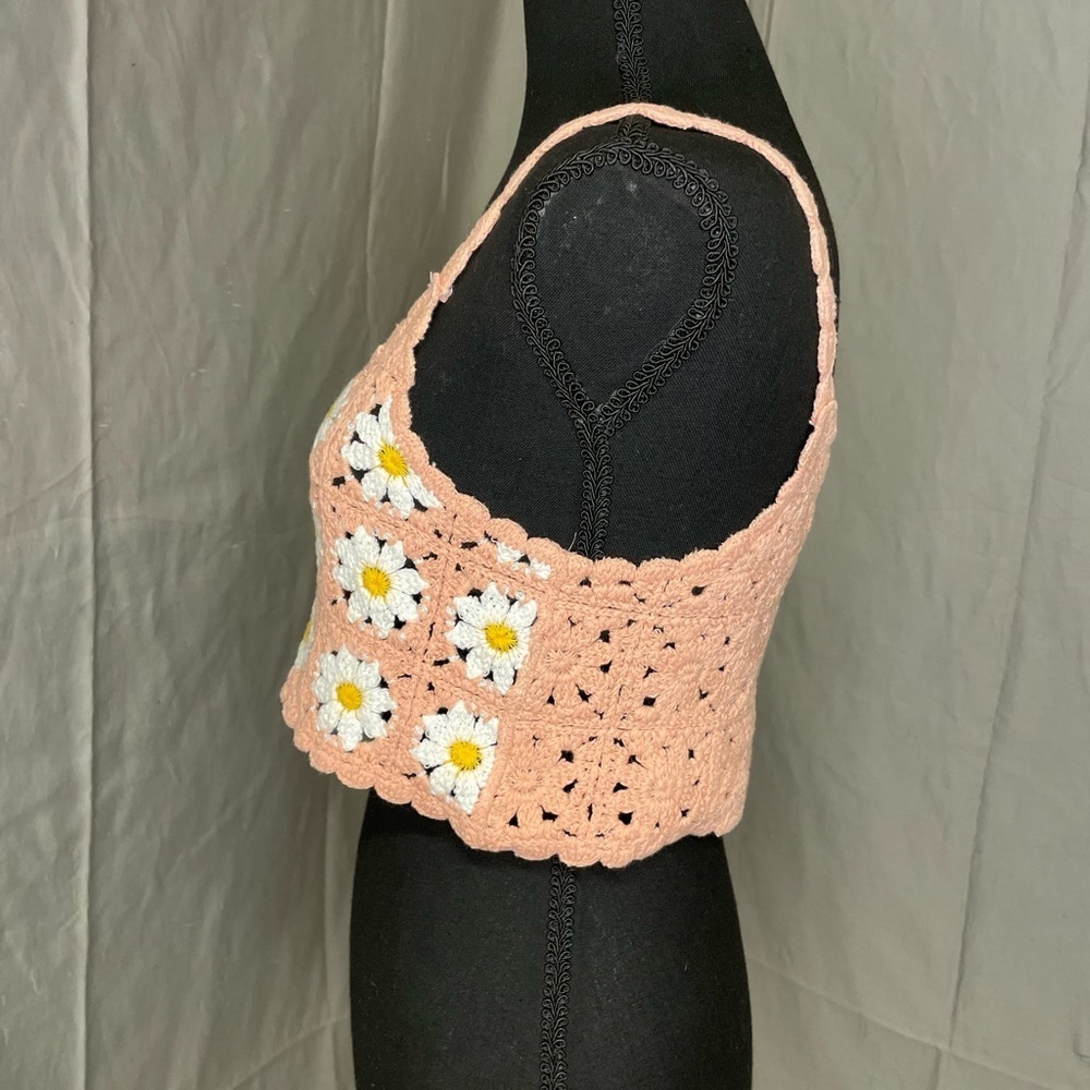 NWOT Anthropologie POL Pink Crochet Floral Crop Top - Picture 5 of 9